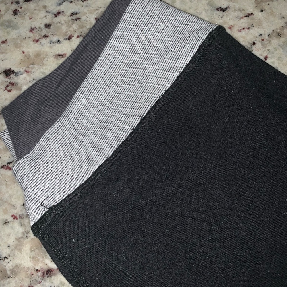 Lululemon pants - Picture 2 of 4
